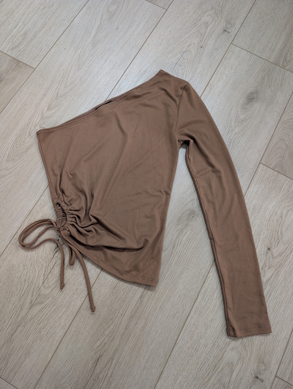Top Chic brown asymmetric ruched long-sleeve top